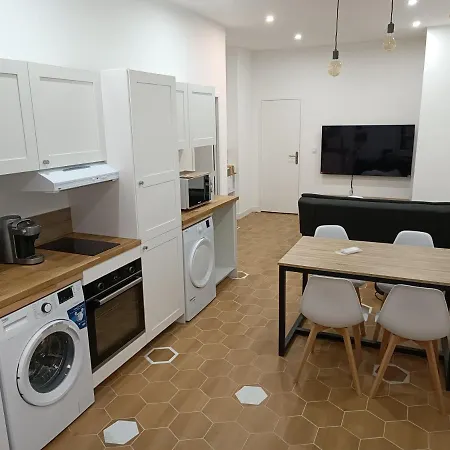 Km Suite & J'Accuzi דירה טולון